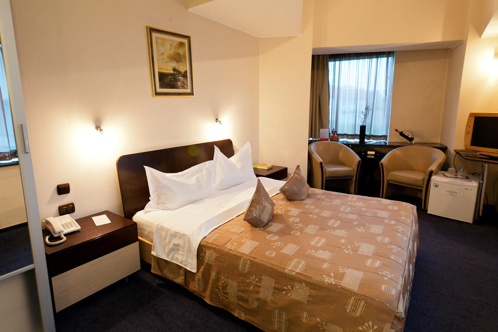 Hotel Dacia Rrt Bucharest Room photo